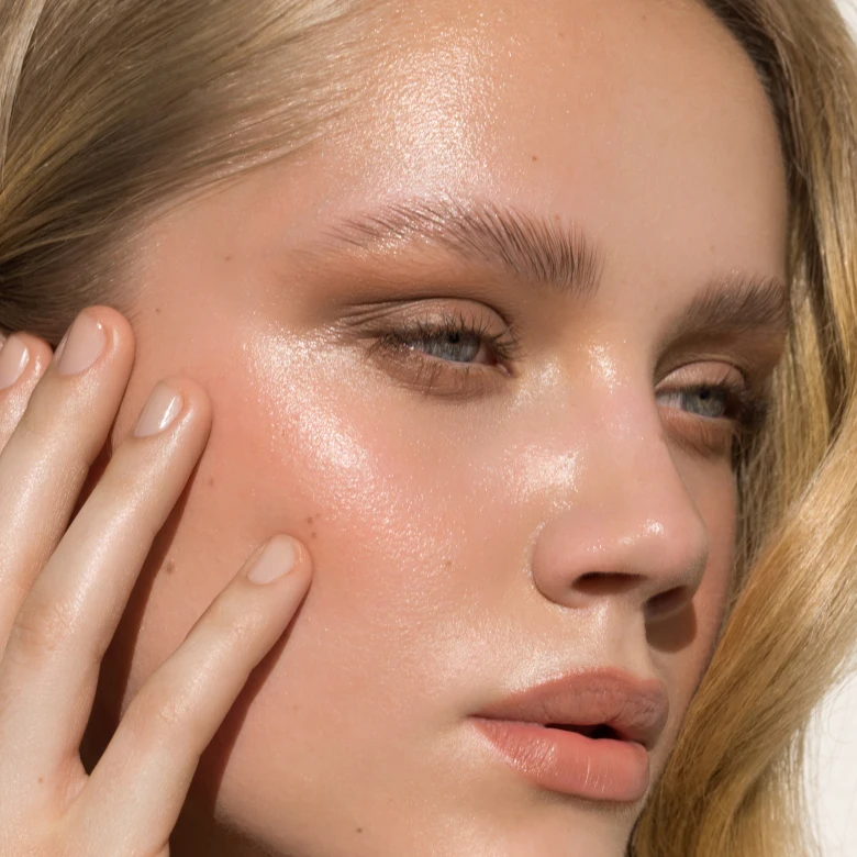 Ключ до glow-ефекту: 7 засобів, що оживлять тьмяну шкіру взимку