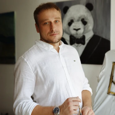 Художник і дизайнер Олександр Дец про роботу на межі мистецтва й моди, відмову від масового виробництва та втілення українського коду в одязі