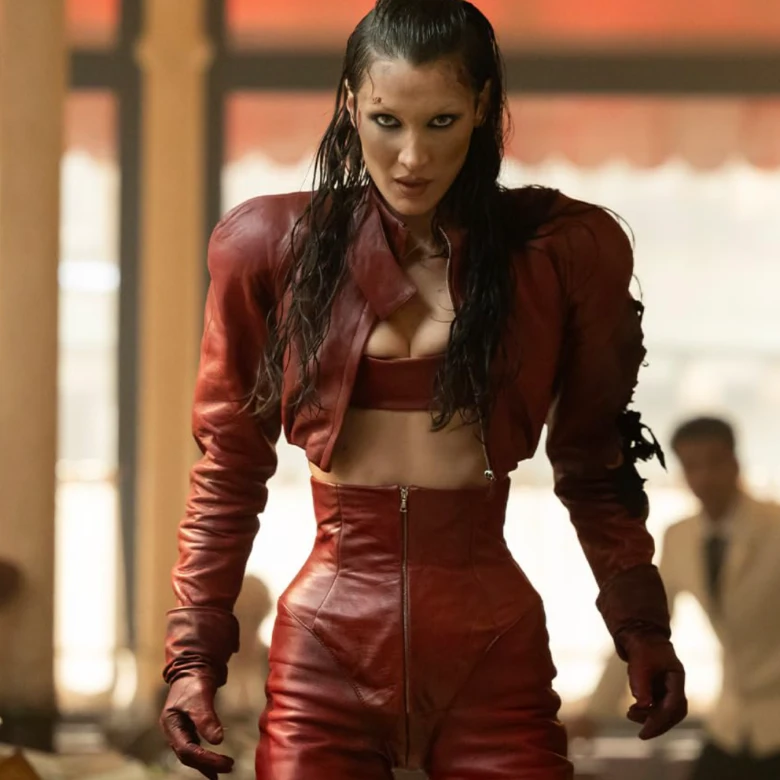 Белла Хадід зіграла у новому серіалі Раяна Мерфі «Краса» разом з Ештоном Кутчером