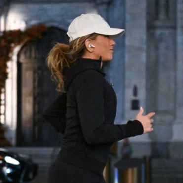 Рух без зношування: як Дженніфер Еністон у 56 років підтримує форму завдяки функціональним тренуванням