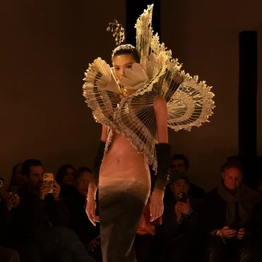 Schiaparelli Haute Couture весна-літо — 2026: що відчуває Деніел Роузберрі, створюючи одяг 