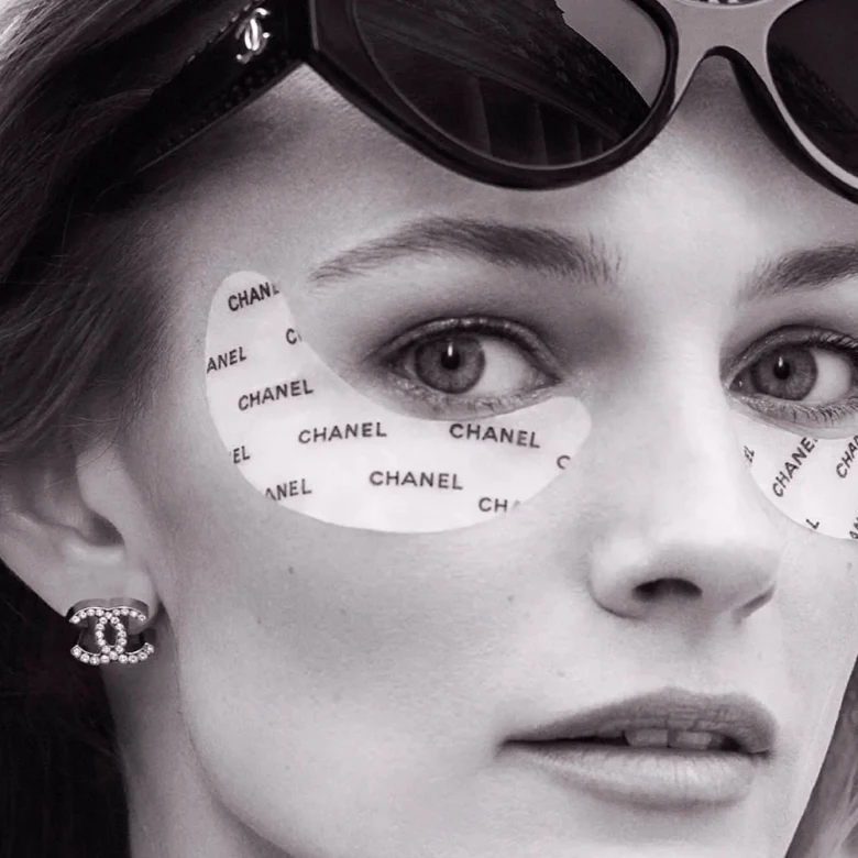 Патчі з логотипом: як доглядовий продукт став трендовим аксесуаром 2026