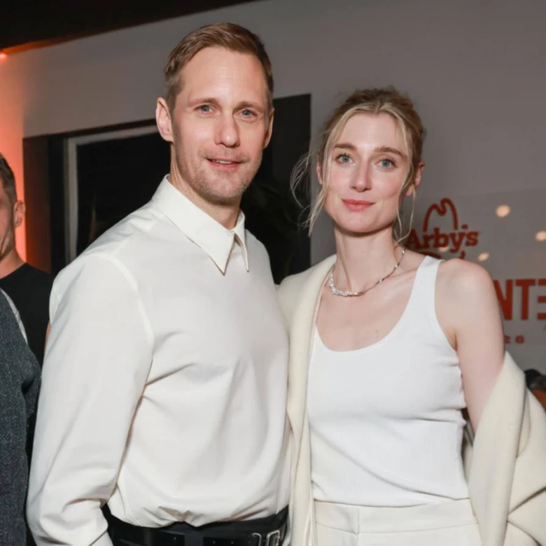 Александер Скашгорд, Елізабет Дебікі та Олівія Колман змінюють уявлення про стосунки у новому фільмі 