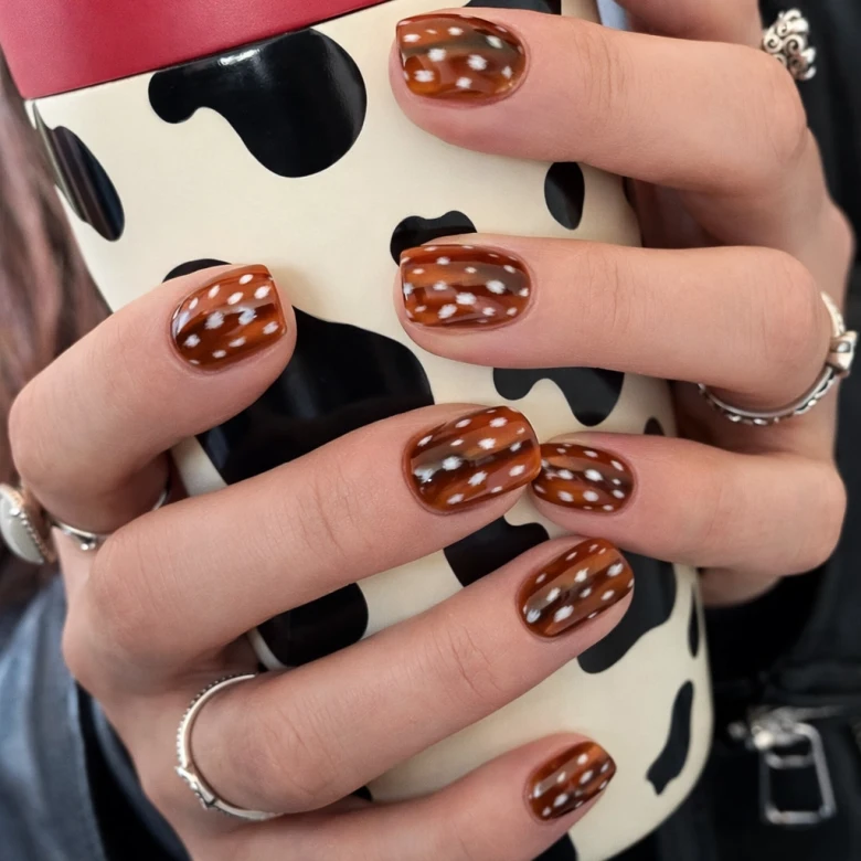 Bambi core — новий ніжний нейл-тренд, який замінює «леопард»