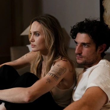 Режисерка Аліс Вінокур про роботу над фільмом «Кутюр» з Анджеліною Джолі та Луї Гаррелем