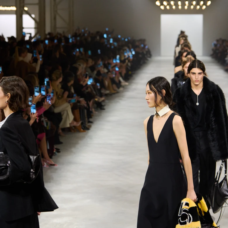 Fendi осінь-зима — 2026/27: як минув дебютний показ Марії Грації К’юрі 