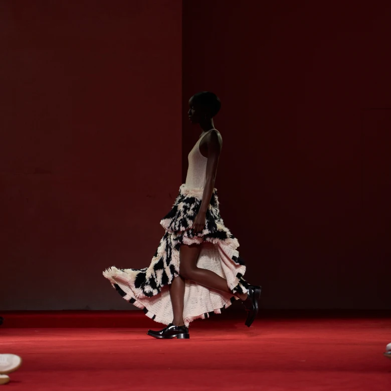 Bottega Veneta осінь-зима — 2026/27: найцікавіші образи з другого показу Луїз Троттер 