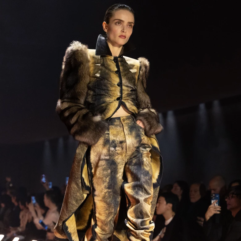 Schiaparelli осінь-зима — 2026/27: мода як бізнес і мода як креативний вимір