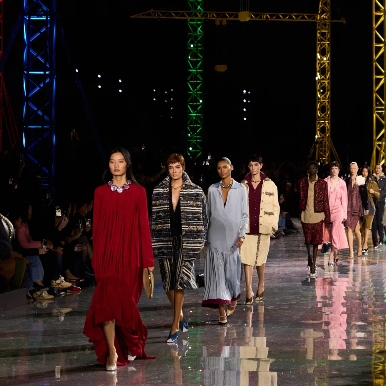 Як минув Тиждень моди у Парижі сезону осінь-зима — 2026/27: дебют Антоніна Трона у Balmain і прощання Пітера Мюльє з Alaïa 