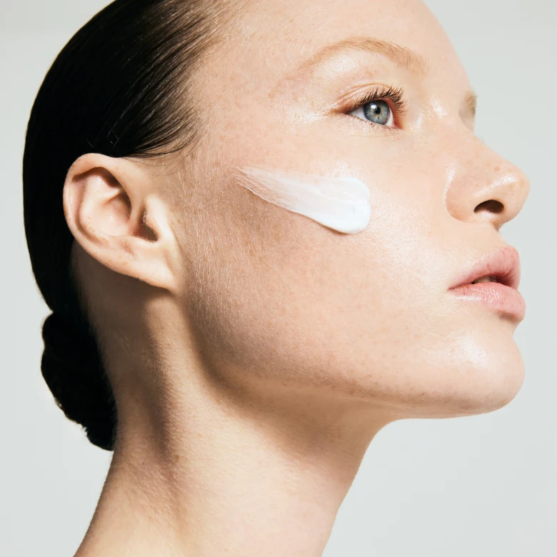 Секрет сяючої шкіри зірок на церемонії «Оскар»: який догляд отримали Емма Стоун і Тімоті Шаламе