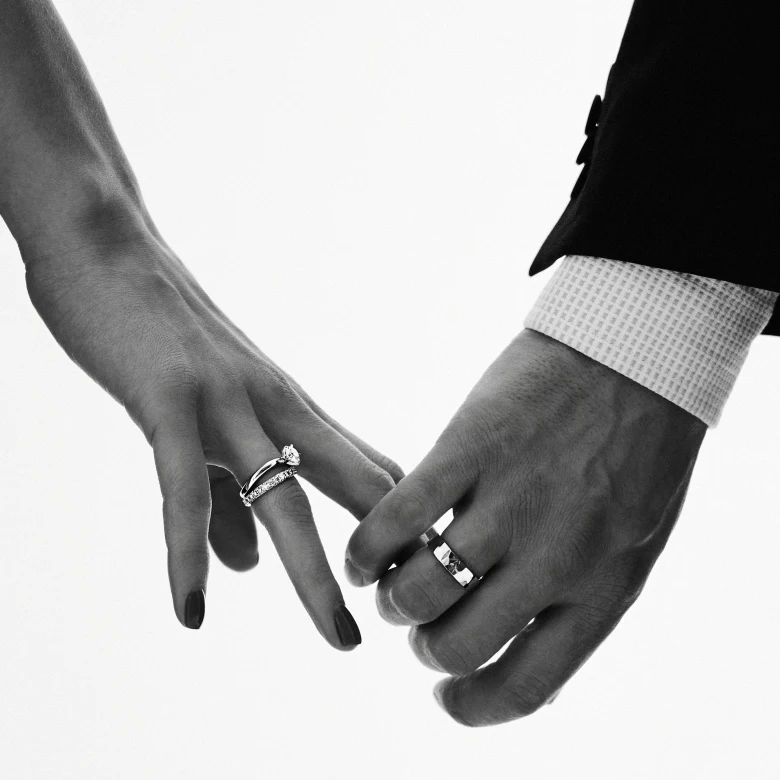 Чому сучасні пари обирають персоналізовані обручки: нова мова почуттів 
