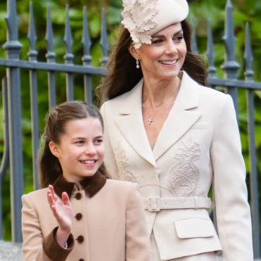 Кейт Міддлтон і принц Вільям відвідали великодню службу з дітьми