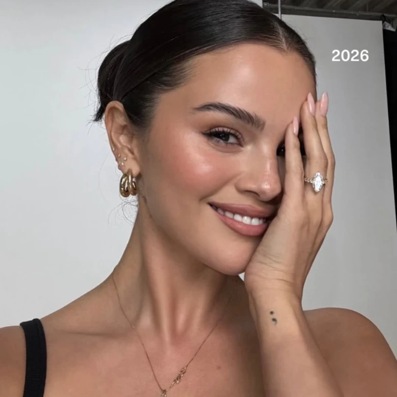Селена Гомес повторила макіяж 2016-го — і показала головний б’юті-тренд 2026 року