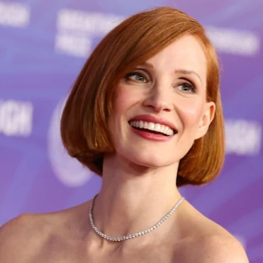 Джессіка Честейн відрізала легендарне довге волосся і зробила боб — головну стрижку сезону