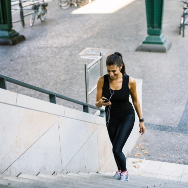 Скільки кроків насправді потрібно ходити щодня: 10 000 чи менше — норма для здоров’я і довголіття