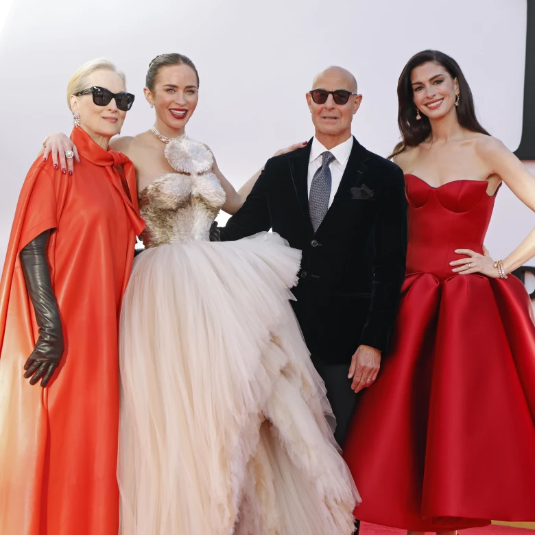 «Диявол носить Prada 2»: як змінилися образи Енн Гетевей, Меріл Стріп і Емілі Блант за 20 років 