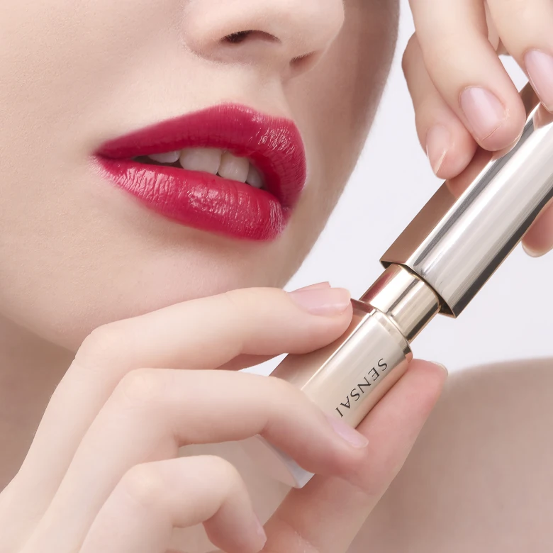 Sensai презентує масштабне оновлення помад Moisture Intense