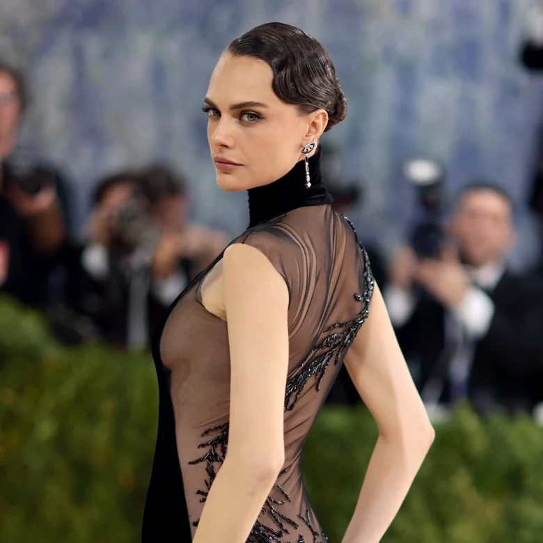 Не тільки для червоної доріжки: 5 б’юті-образів Met Gala 2026, які можна повторити цього літа