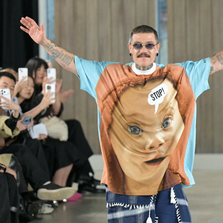 Адріан Аппіолаза покидає Moschino: що відомо про нових креативних співдиректорів Дому 