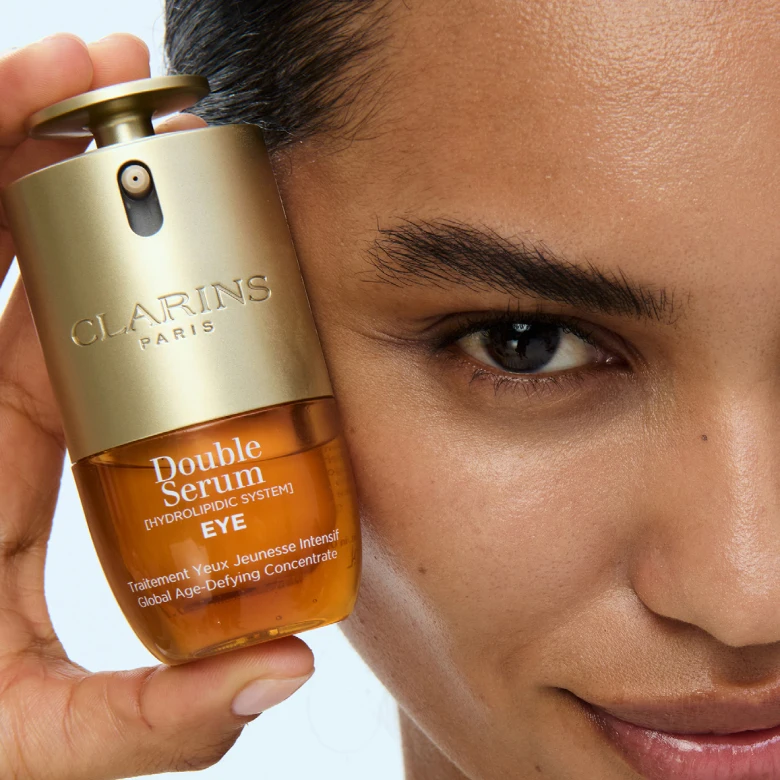 Clarins повністю оновив культову Double Serum Eye: що змінилося в легендарній сироватці