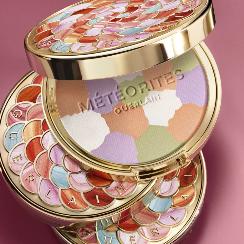 У культових «метеоритів» Guerlain з’явилася компактна версія, яку зручно носити із собою
