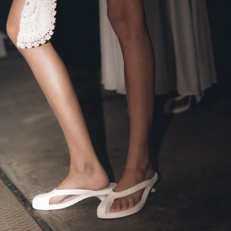 Про ці в’єтнамки на підборах від Havaianas говорить вся модна спільнота 