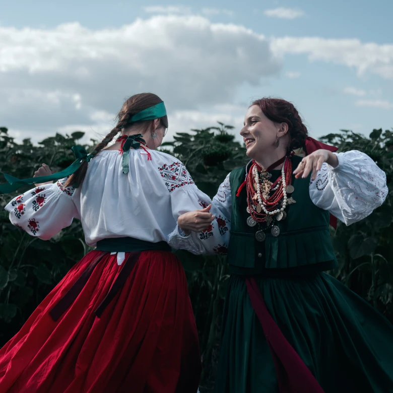 «Ми переписуємо історію прямо зараз», — Ніколетта Стоянова про фільм «Чорні соняшники» та нове покоління українців