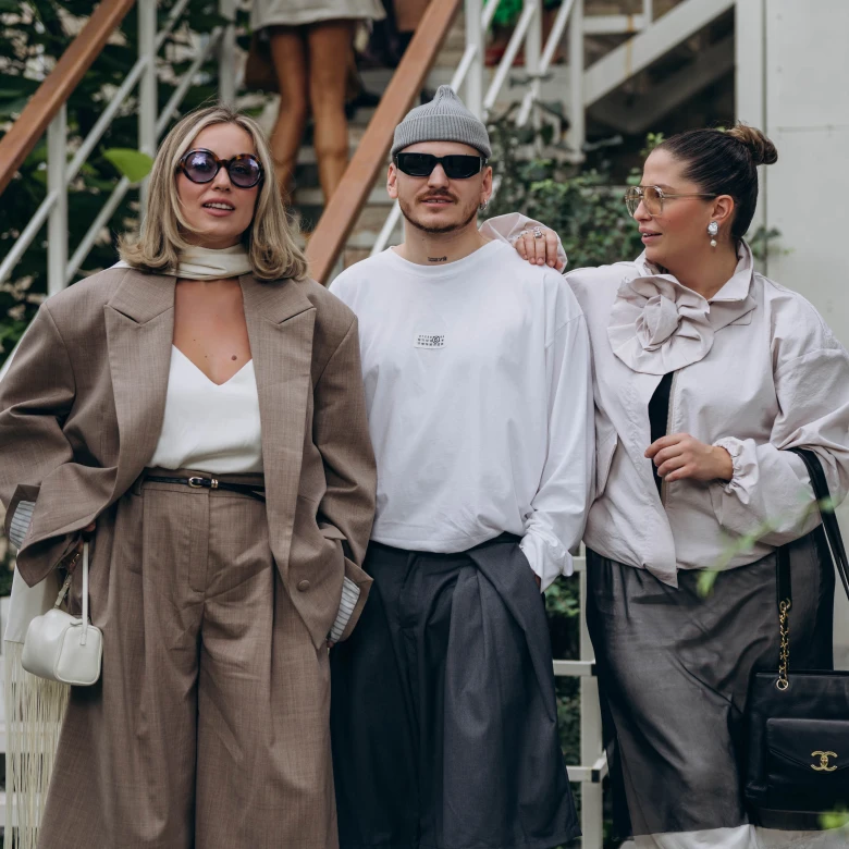 Ukrainian Fashion Week весна-літо — 2027, день 2: найцікавіші streetstyle-образи гостей 