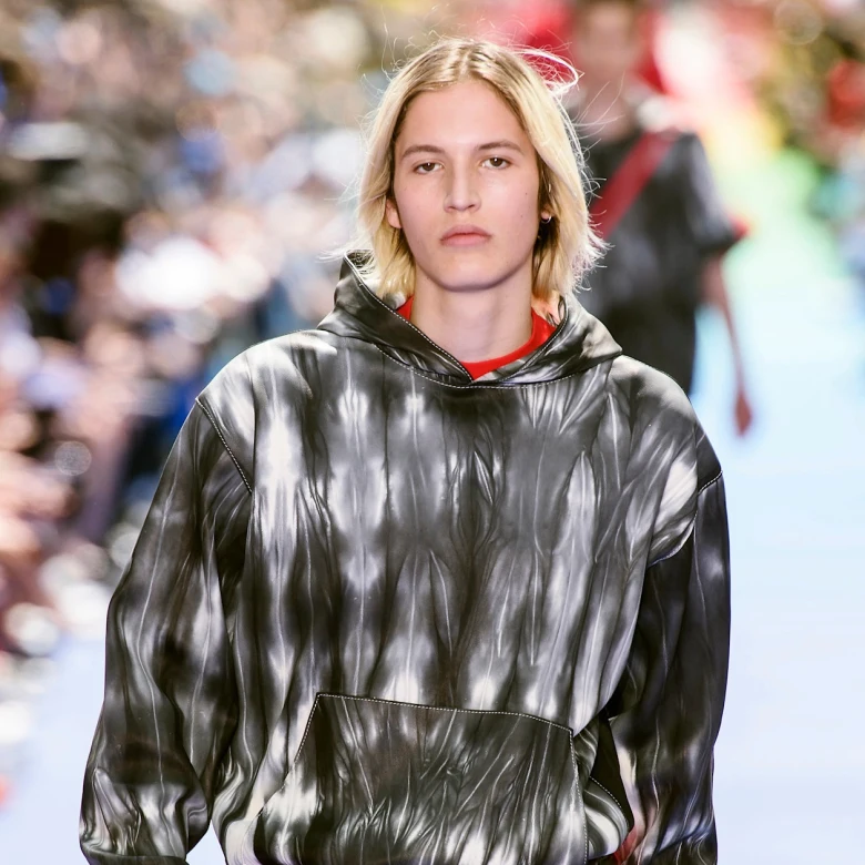 30 років чоловічої моди Louis Vuitton зібрали в одній книжці