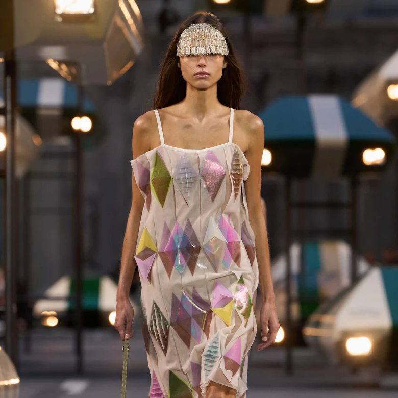Легкість замість обладунків: 5 головних ідей нового Louis Vuitton