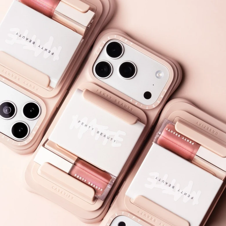 Косметичка на телефоні: що придумали Fenty Beauty та CASETiFY