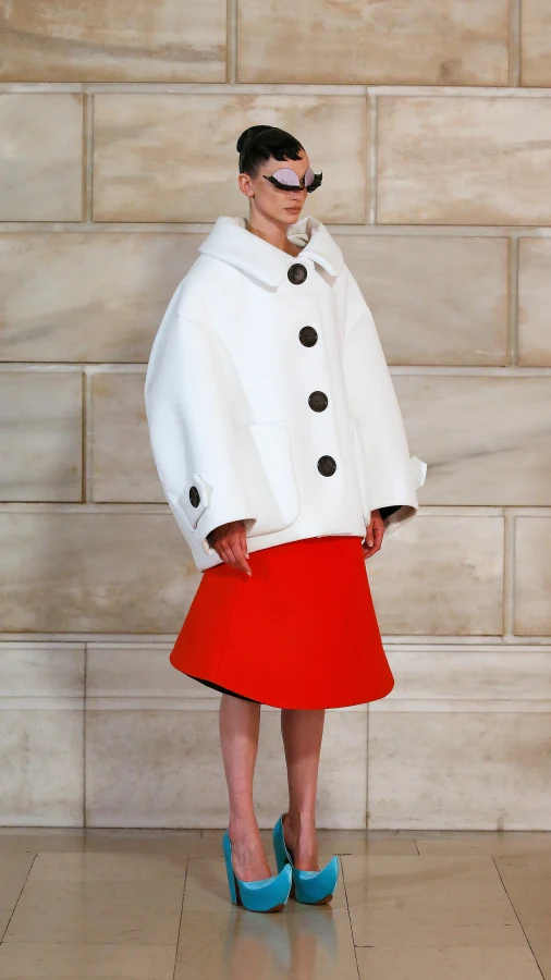 Marc Jacobs осінь-зима — 2024/25: «лялькові» сукні та фантазійний дитячий світ