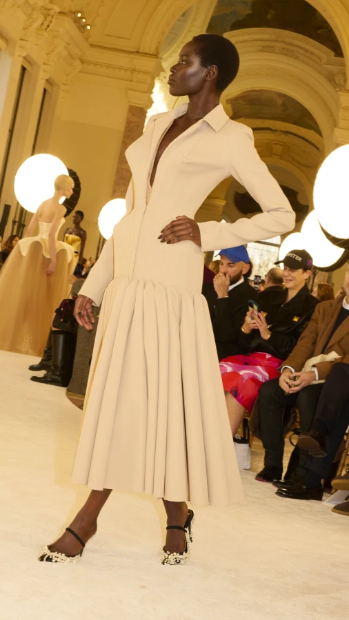 Schiaparelli Haute Couture Spring 2025: гармонія форм і натхнення великими кутюр’є