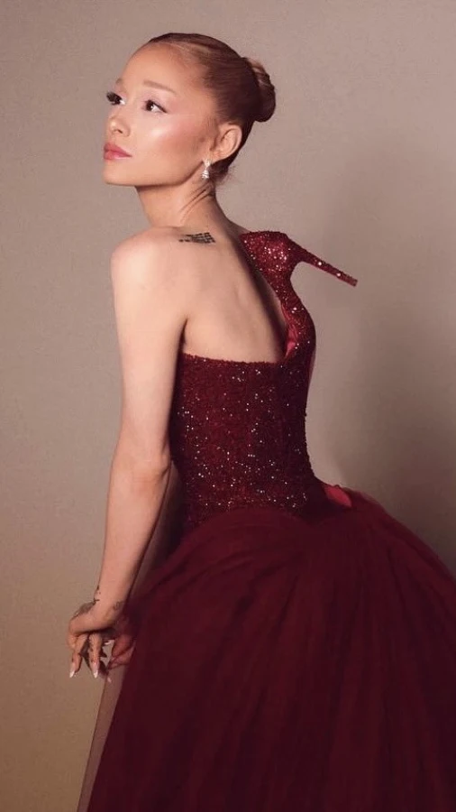 Schiaparelli показав, як створювали вбрання Аріани Гранде для церемонії «Оскар-2025» 