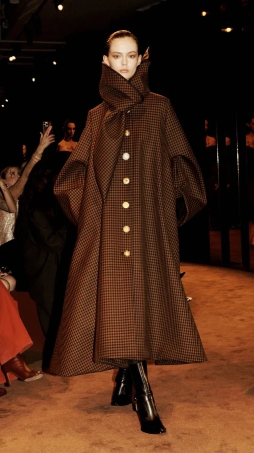 Schiaparelli осінь-зима — 2025/26: ідеальний баланс кутюрного тону та функціональності ready-to-wear колекцій 