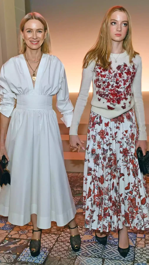 Донька акторки Наомі Воттс дебютувала на шоу Valentino в Парижі