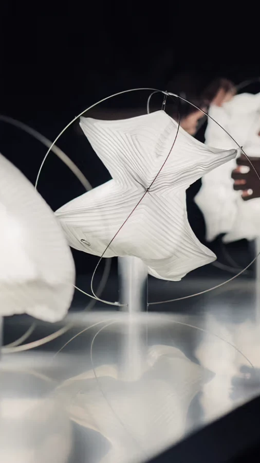 Бренд Issey Miyake представить дизайнерські предмети освітлення