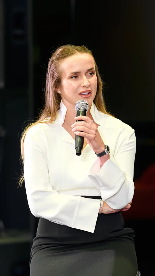 She’s Mercedes: у Києві відбулася презентація міжнародної ініціативи від Mercedes-Benz з Еліною Світоліною
