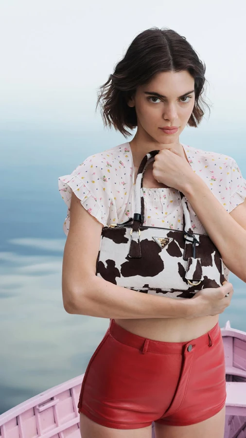 Літня утопія: Кендалл Дженнер, Гантер Шафер і Трой Сіван у новому кампейні Prada 