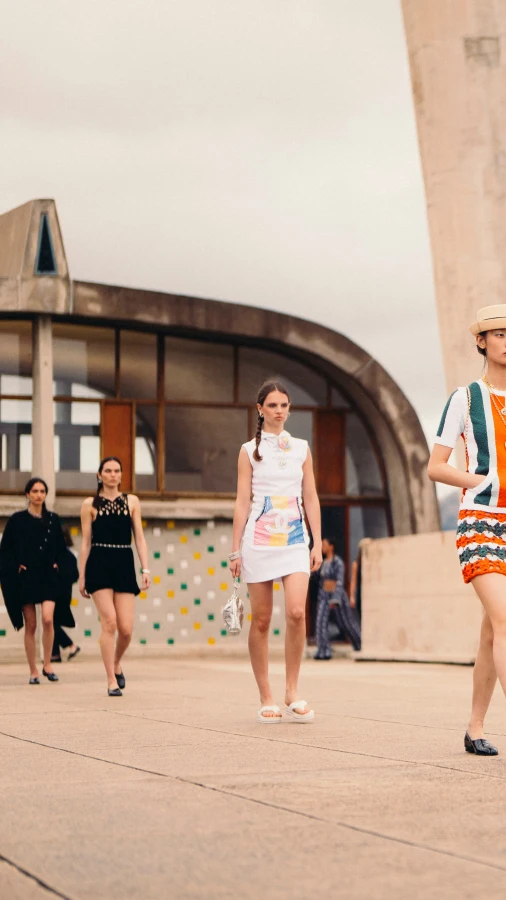 Розклад показів круїзних колекцій брендів: від Chanel до Gucci 