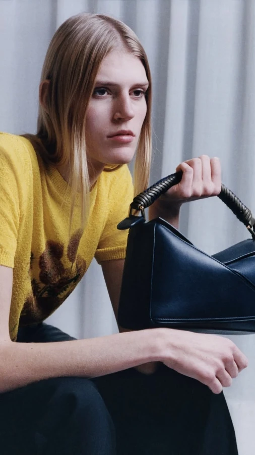 Loewe святкує десятиріччя культової Puzzle Bag, випускаючи лінійку лімітованих виробів 