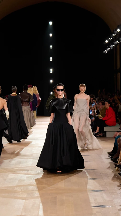 Balenciaga весна-літо — 2026: П’єрпаоло Піччолі відкриває нову главу в історії Дому