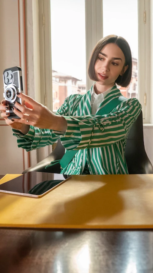 Дивимося трейлер 5-го сезону серіалу «Емілі в Парижі»