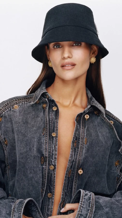 Чорна п’ятниця: що придбати на знижках в українських і світових брендів 