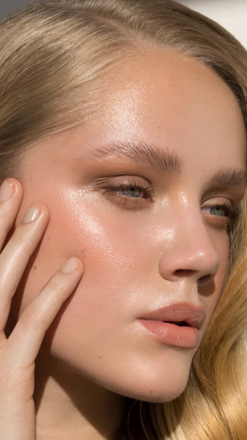 Ключ до glow-ефекту: 7 засобів, що оживлять тьмяну шкіру взимку