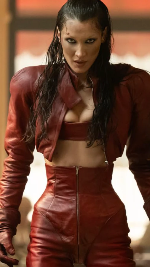 Белла Хадід зіграла у новому серіалі Раяна Мерфі «Краса» разом з Ештоном Кутчером