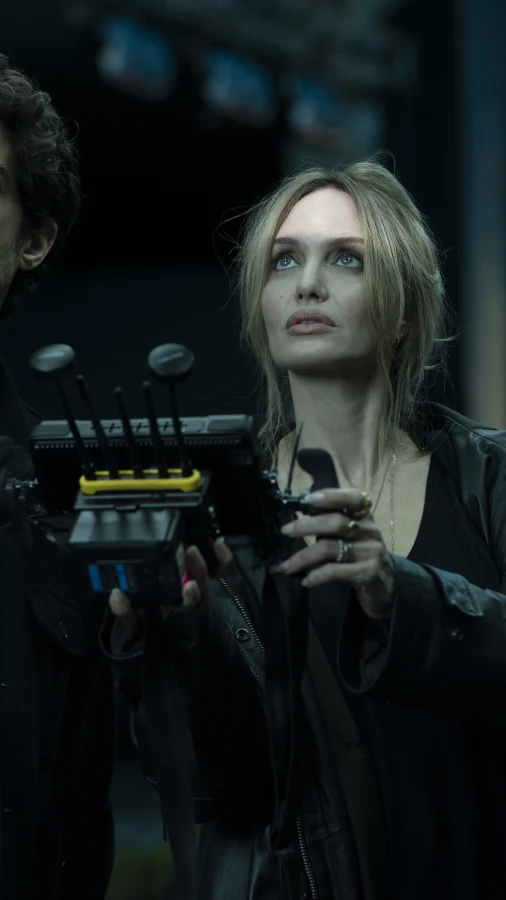 Дивимося український трейлер фільму «Кутюр» з Анджеліною Джолі та Луї Гаррелем