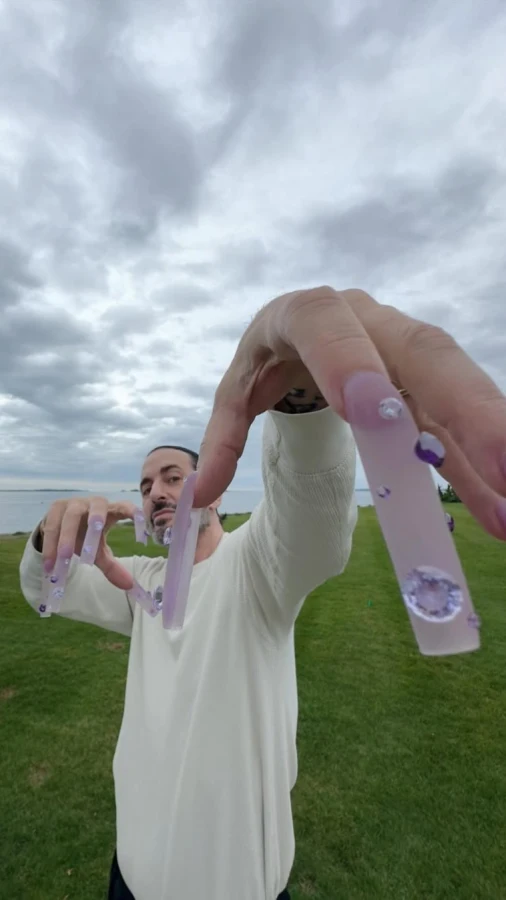 5 ідей, які варто позичити з максималістського манікюру Марка Джейкобса у 2026 році