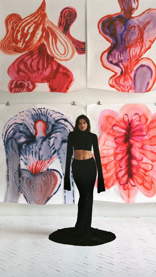 Художниця Маша Рева про максимальну відвертість у своїх роботах, погляд на власне тіло та любов до дизайну, що передається в її родині