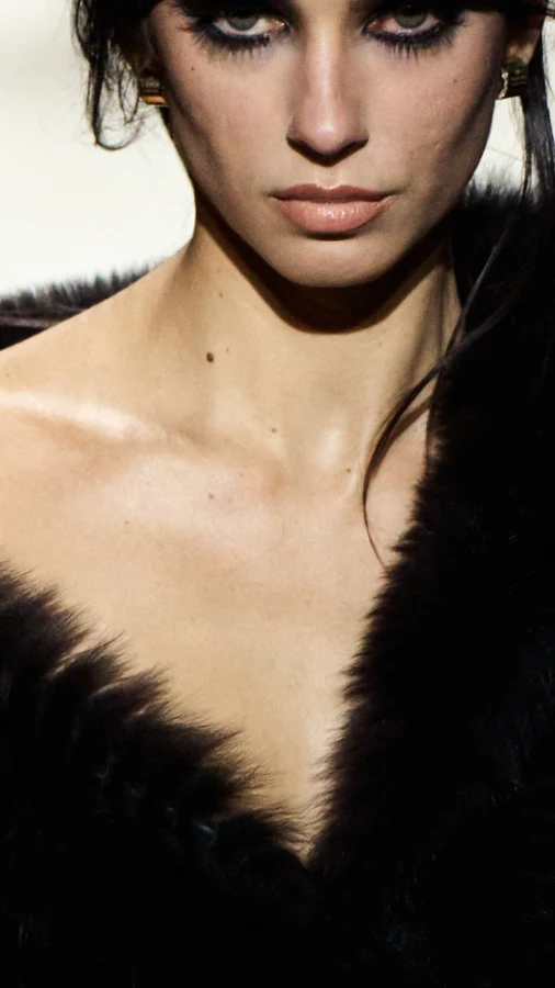 Gucci осінь-зима — 2026/27: як Демна Гвасалія повертає еру Тома Форда 